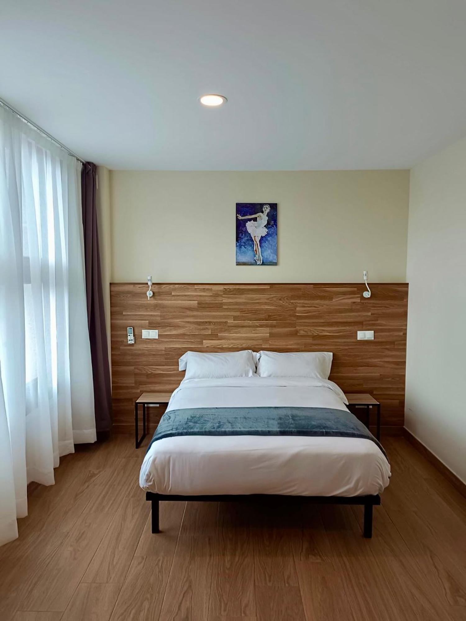 Apartahotel Golden Alcala 알칼라데에나레스 외부 사진